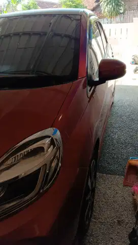 Mobil brio RS limited metik