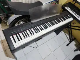 Yamaha P 85 digital piano