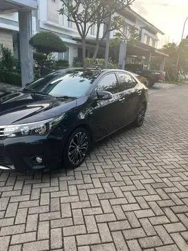 Mobil Toyota Corolla Altin