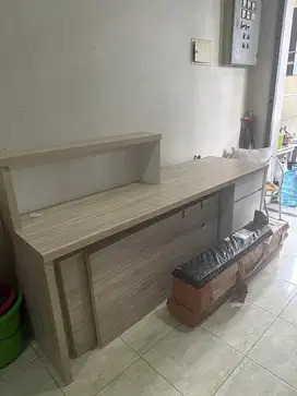 MEJA RESEPSIONIS KANTOR BEKAS KONDISI BAGUS