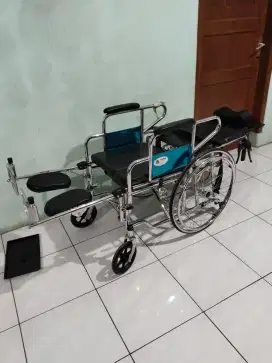 Dijual kursi roda 3in1 kondisi masih seperti baru