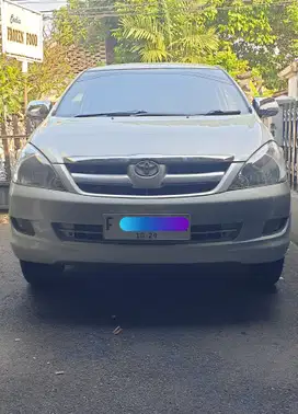 Toyota Kijang Innova 2004 Bensin