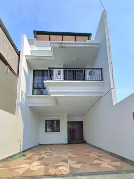 Rumah Baru 2 Lantai Plus RoofTop Di Komplek DKI Jagakarsa