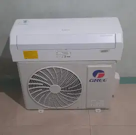 Jual ac gree 1/2 pk R32 terbaru 8 bln pakek mulus ori ful