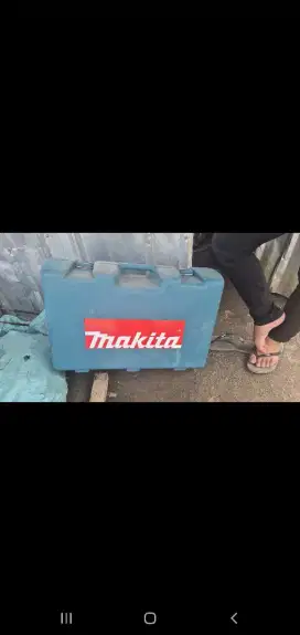 Mesin potong beton concrete cutter Makita 4112HS