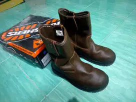 Jual sepatu safety merk krusheers no.7/41