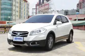 TDP 8,JT Suzuki SX4 1.5 S-Cross Bensin-AT Putih 2017