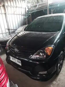 Kijang innova 2011 AT