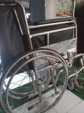 Kursi roda  layak py