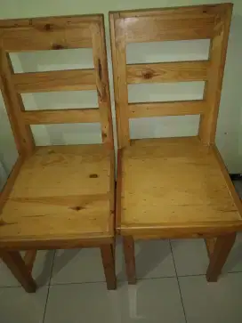 Di jual kursi kondisi bagus dijual karena mau pindahan