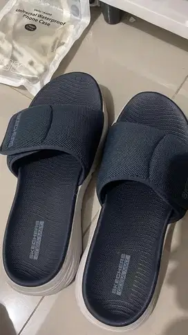 Sandal pria slip skechers