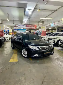 Low KM Toyota Camry V AT 2013 Like New 2014
