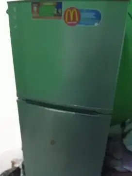 Kulkas 2 pintu Jual butuh