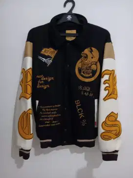 JUAL JAKET SECOND RASA BARU JARANG PAKAI