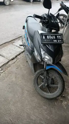Vario 2012 hitam