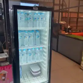 Jual tutup toko 2.5jt 2 unit showcase dan kulkas 2 pintu