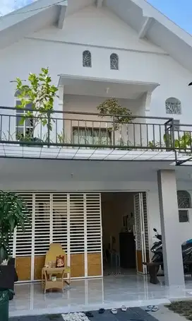 Rumah Karanglo Konsep Villa Dekat Toll Arah Batu