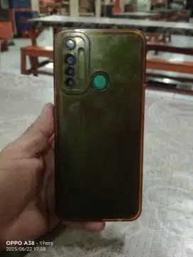 Jual cepat hp realme 5i ram 4/64 minus mati lama  di cas ngga  respon
