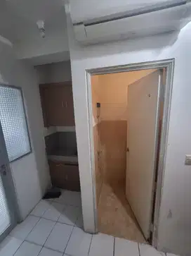 Menteng square 1 kamar semifurnish disewakan tahunan lantai rendah