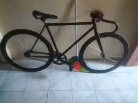 Sepeda fixie torpedo