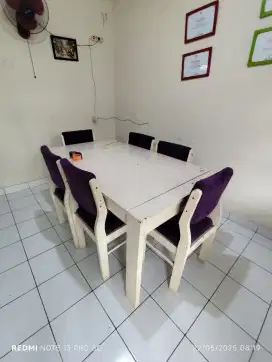 Meja meeting/makan