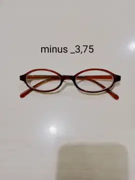 Kacamata ( minus _3,75 ) anti radiasi ori Harga 150  pas Cilebut bogor