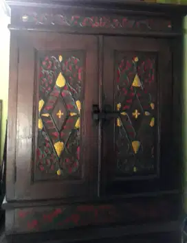 LEMARI UKIR KUNO ANTIK