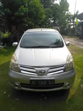 Grand Livina 2011.