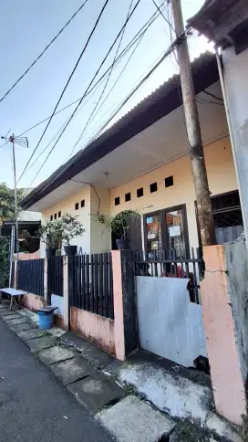 Dijual Cepat! Rumah Kos-Kosan, Dekat Stasiun dan Terminal