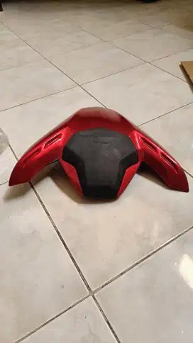 Single seater Kawasaki Z900 merah ori