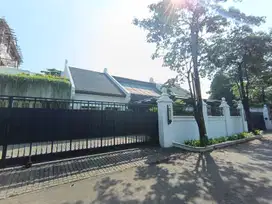 Rumah Asri di Jl Kemang Timur V Bangka Mampang Jaksel