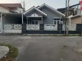 Rumah full renov dekat campus