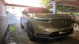 Dijual Over Kredit Rp70.000.000 (NEGO) Honda HR-V SE 2023 Sand Khaki