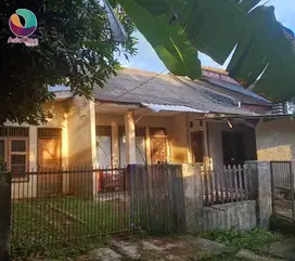 Dijual tanah + bangunan di bukit golf riverside