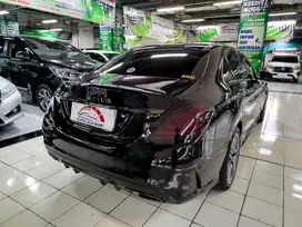 Mercedes-Benz C300 2019 Bensin