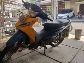 REVO FIT Biru Kuning 2015