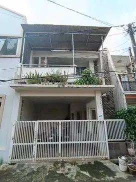 Rumah 2lt di Komp Puri Bintaro Hijau Parung Serab Tangerang