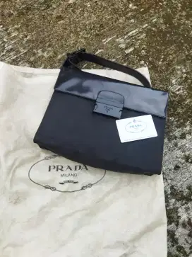 Prada bag authentic second lengkap dus bag