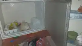 Kulkas 1 pntu nornal sgt dngin lengkap free lalamove
