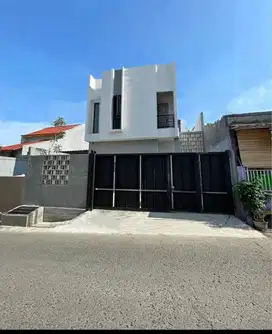 DI JUAL RUMAH MODERN LARANGAN CILEDUG