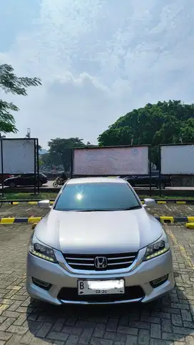Honda Accord 2015 Bensin