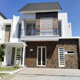 2 lantai , ada poolprivate , sidoarjo kota