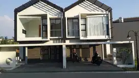 RUMAH BARU DI CLUSTER MEWAH ADA KOLAM RENANG DI SETIABUDI GEGER KALONG