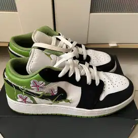 Sepatu Nike Air Jordan 1 Low