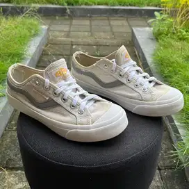 Sepatu VENTELA New Public Low