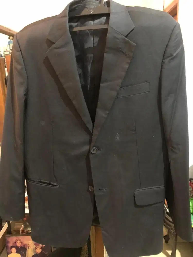 Jas Hitam untuk Pria