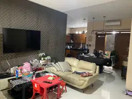 Di Jual Rumah Pojokan 2 Lantai Di Margahayu Raya