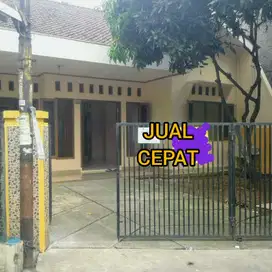 DI JUAL RUMAH TERAWAT SIAP HUNI DI JURANG MANGU BARAT