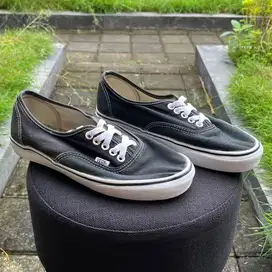Sepatu VANS Authentic