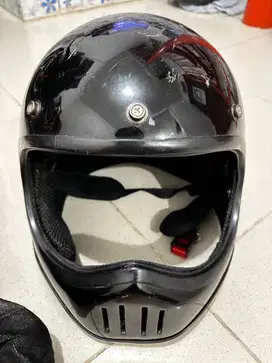 HELM CAKIL PRELOVED WARNA HITAM